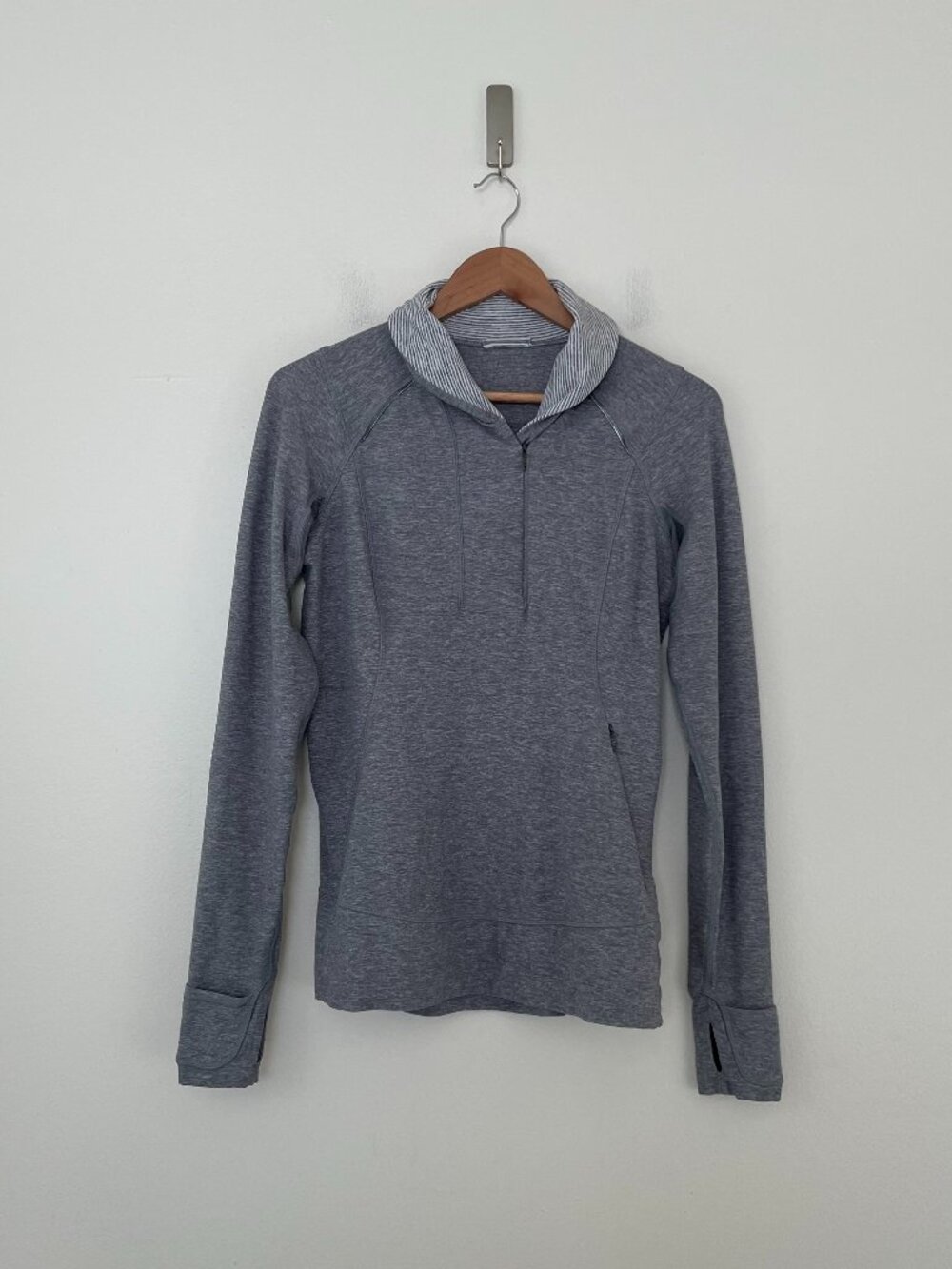 Lululemon Think Fast Pullover Sweatshirt in Heathered Grey Size 8